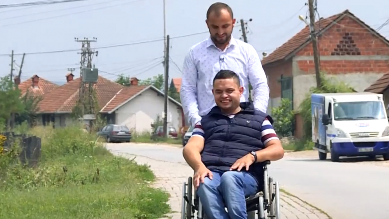 Me karrocë drejt Haxhit: Rrëfimi i 34-vjeçarit nga Vushtrria, ëndrra e të cilit tanimë është realitet