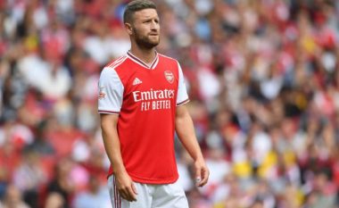 Mustafi drejt rikthimit në Serie A, Roma mendon për mbrojtësin shqiptar