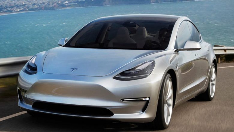 Tesla po punon që të dominojë mbi veturat gjermane
