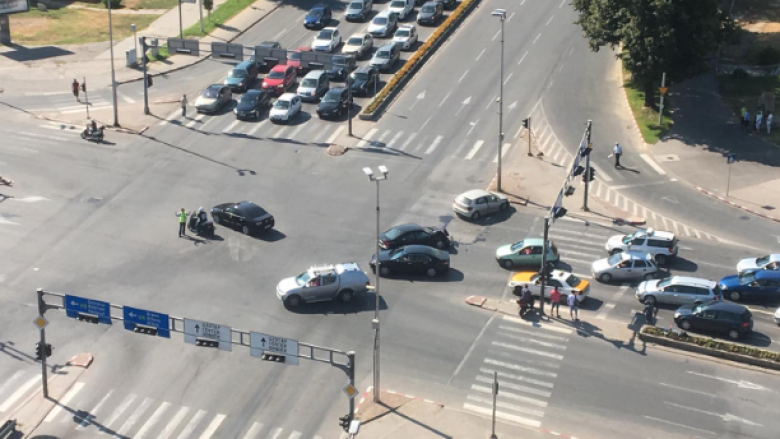 Aksident trafiku në Shkup, bllokohet trafiku