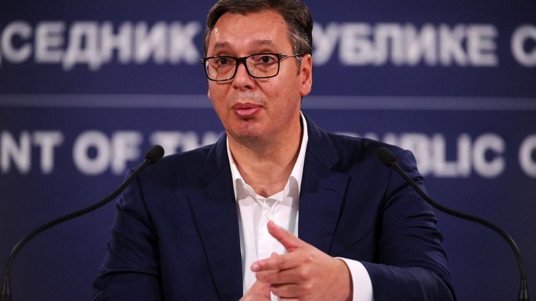 Vuçiq: Serbia nuk do të diskutojë për statusin e Kosovës pa u hequr taksa