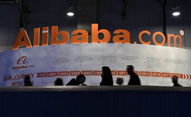 Alibaba vonon përsëri hyrjen në bursën e Hong Kongut