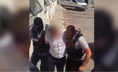 Policia greke arreston katër shqiptarë pasi mbanin peng bashkëkombësin e tyre për 10 mijë euro