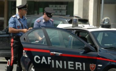 Rrëmben dhe përdhunon ish-partneren për 3 ditë, arrestohet i riu shqiptar në Itali