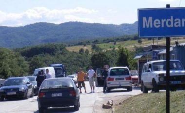Dy orë pritje në Merdare për të dalë nga Kosova, vendkalimet tjera të lira