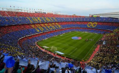 Gjendja aktuale e Camp Nou, pa bar dhe një pjesë e ulëseve të larguara