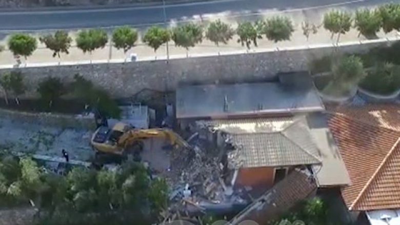 Pamjet me dron nga ku po prishet restoranti i Mihal Kokëdhimës, njeriut që sulmoi turistët spanjollë