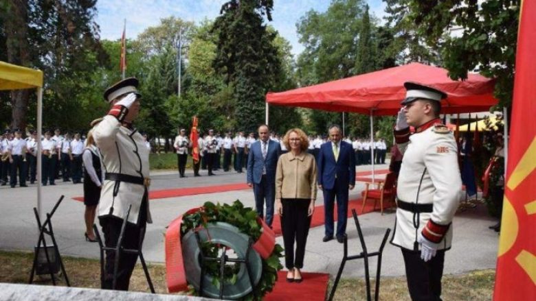 Dita e Ushtrisë shënohet nëpër të gjithë kazermat e Maqedonisë