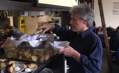 Jon Bon Jovi ka hapur restorant të ri për njerëzit që nuk kanë para