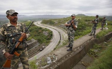 India pritet të lehtësojë kufizimet në Kashmir