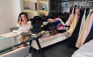 Kreatorja e modës, Lia Stublla dhuron 50 çanta për fëmijët në nevojë
