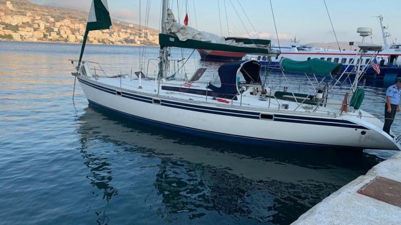 Mjeti lundrues i vjedhur në Turqi bllokohet në Shqipëri, në bord dy rusë e një turk