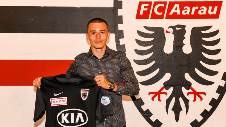 Zyrtare: Liridon Balaj nënshkruan me Aaraun në Zvicër