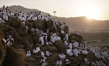 Falja në malin e mëshirës, 2 milionë pelegrinë në Mekë