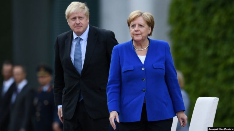Merkel thotë se brenda 30 ditësh mund të gjendet një zgjidhje për Brexit-in