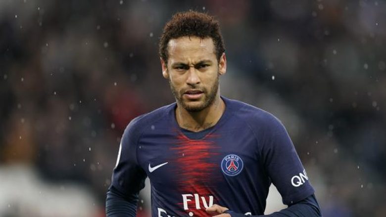 Neymar thyen heshtjen me një mesazh enigmatik