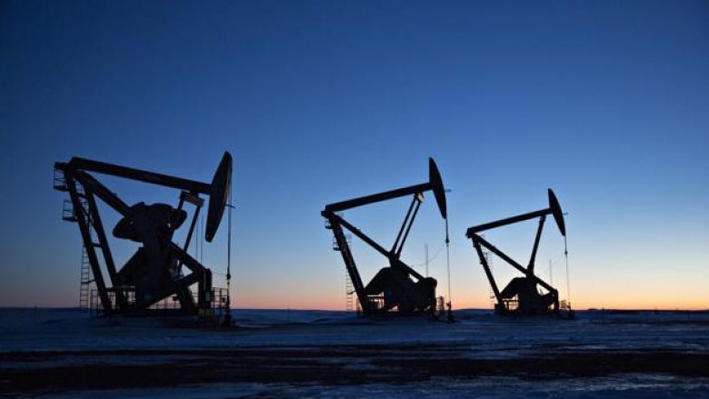 Çmimet e naftës rriten në mbi 80 dollarë për fuçi, hera e parë në tre vjet