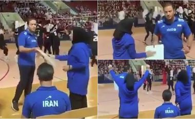 Kontakti fizik i ndaluar, veprimi i trajnerit iranian bëhet hit në internet – momenti kur ai i gëzohet fitores bashkë me lojtaret femra
