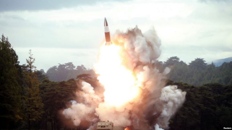 Provokon Koreja e Veriut, lanson sërish raketa balistike