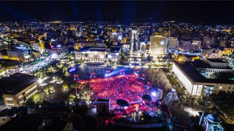 Standard: Tirana dhe Lviv dy qytetet më të preferuara për të pushuar në Evropë