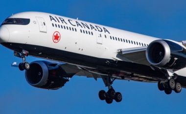 Nuk respektoi frëngjishten, “Air Canada” detyrohet t’i paguajë 15 mijë dollarë çiftit