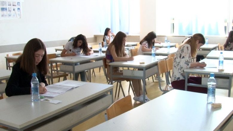 Më 15 gusht fillon paraqitja e provimit për afatin e dytë të maturës