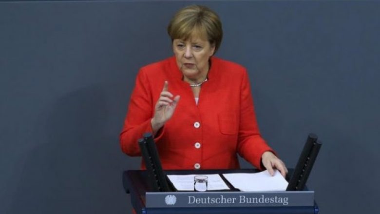 ​Merkel: Shpëtimi i migrantëve pjesë e natyrës njerëzore