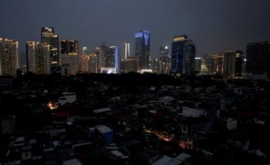 Indonezia në terr, miliona njerëz në probleme pas ndërprerjes së papritur të energjisë elektrike