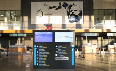 Vazhdon edhe sot greva e punëtorëve të aeroportit