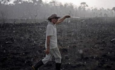 Zjarret në Amazonë, Brazili refuzon ndihmën e vendeve të G7