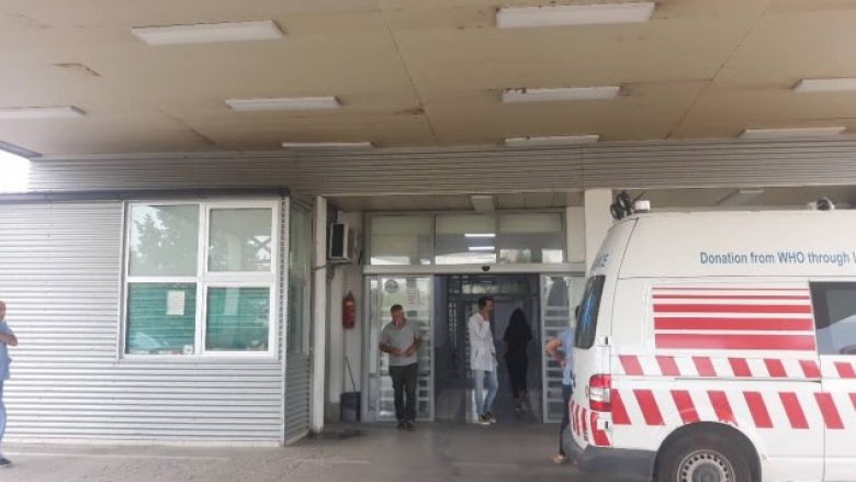 Aksidenti i kamionit me veturat në Prishtinë, emergjenca thotë se të lënduarit janë jashtë rrezikut për jetë