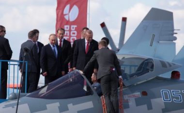 Rusia dhe Turqia negociojnë blerjen e avionëve dhe sistemeve të luftës
