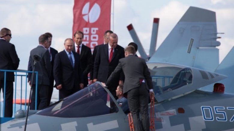Rusia dhe Turqia negociojnë blerjen e avionëve dhe sistemeve të luftës