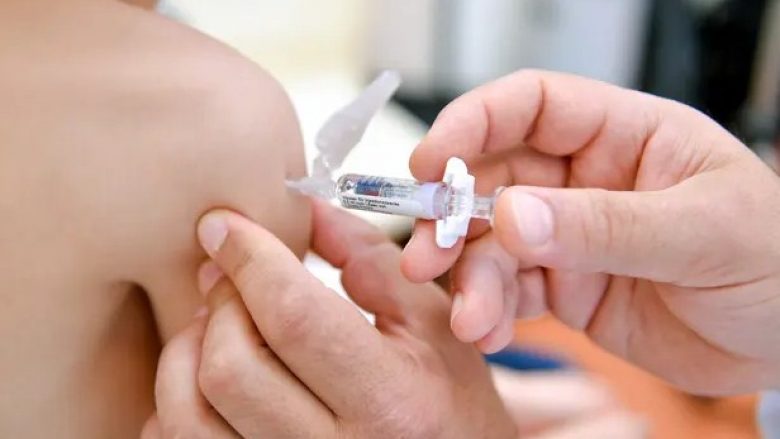 MSH rekomandon që të gjithë personat e moshës 6 muajsh e lart të marrin vaksinën kundër gripit sezonal