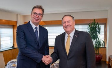 Pompeo i bëri presion Vuçiqit: Pranoje Kosovën