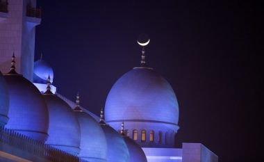 Gjatë vitit 2030, myslimanët do të kenë dy herë agjërim të Ramazanit
