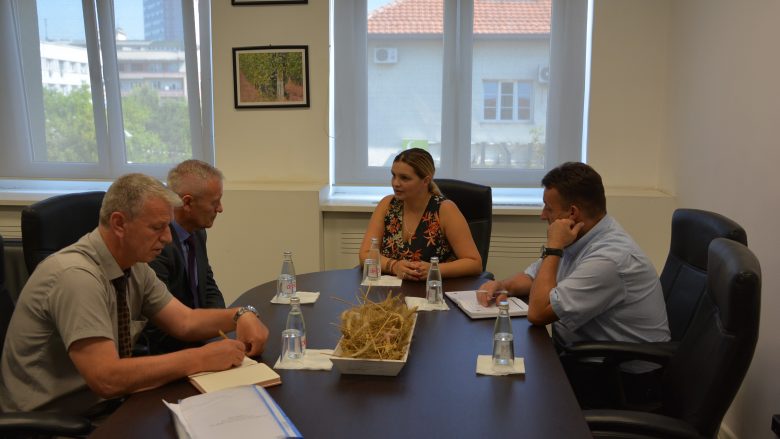 Ministrja Ziviq takoi kryetarin e Komunës së Klinës, Zenun Elezaj