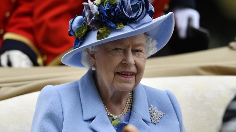 Mbretëresha hedh poshtë planin e Johnson, nënshkruan ligjin që ndalon Brexitin pa marrëveshje