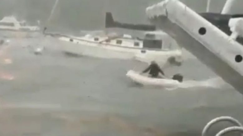 Sfidon veten duke lundruar me barkë në erërat e uraganit Dorian që frynin me shpejtësi prej 300 km/h