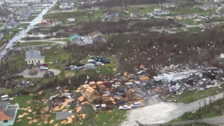 Pamjet e filmuara nga ajri tregojnë dëmet e uraganit Dorian, gjithçka është bërë rrafsh me tokë