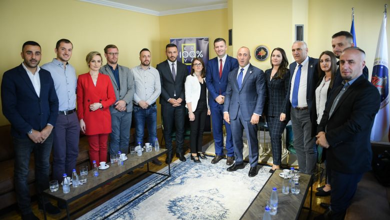 AAK-së i bashkohen 11 anëtarë të rinj në Ferizaj