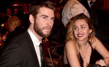 Liam Hemsworth e mësoi ndarjen nga Miley Cyrus në media sociale