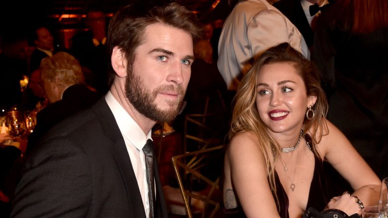 Liam Hemsworth e mësoi ndarjen nga Miley Cyrus në media sociale