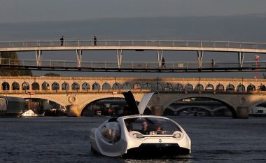 “Taksi” lundrues prezantohet në Paris, brenda mund të akomodohen katër pasagjerë