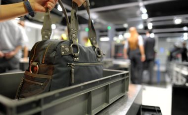 Zbulohen 88 gjarpërinj në bagazhin e një aeroporti në Vjenë