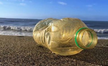 Ndotja e deteve, plastika nuk kursen as Mesdheun