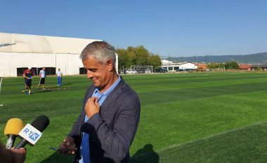 Bylbyl Sokoli takohet me lojtarët dhe flet për herë të parë si trajner i Prishtinës