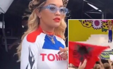 Rita Ora mirëpritet nga fansat shqiptarë me flamurin kuq e zi në Berlin