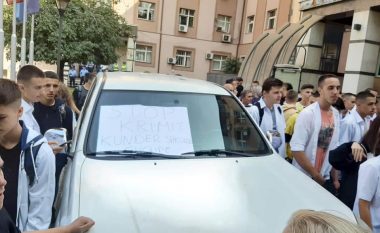 Nxënësit e gjimnazit "Ahmet Gashi": Kryetari Ahmeti njëherë pranoi të takohet pastaj anuloi takimin
