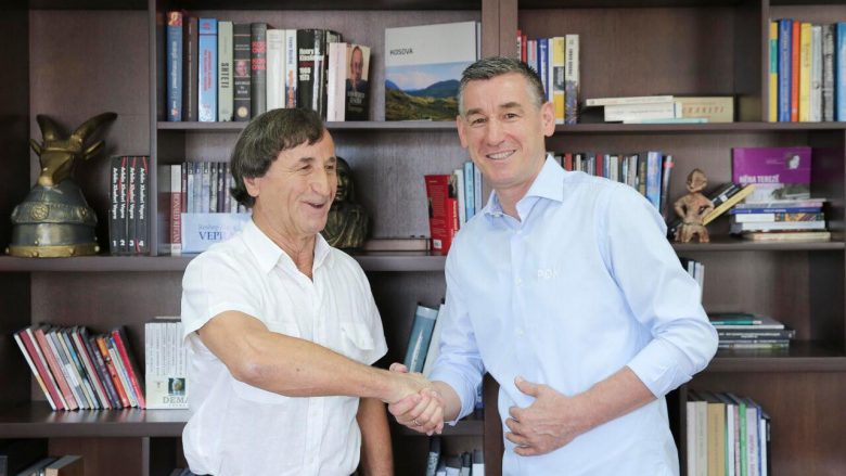 Ish-rektori i Universitetit të Gjakovës i bashkohet Kadri Veselit në PDK